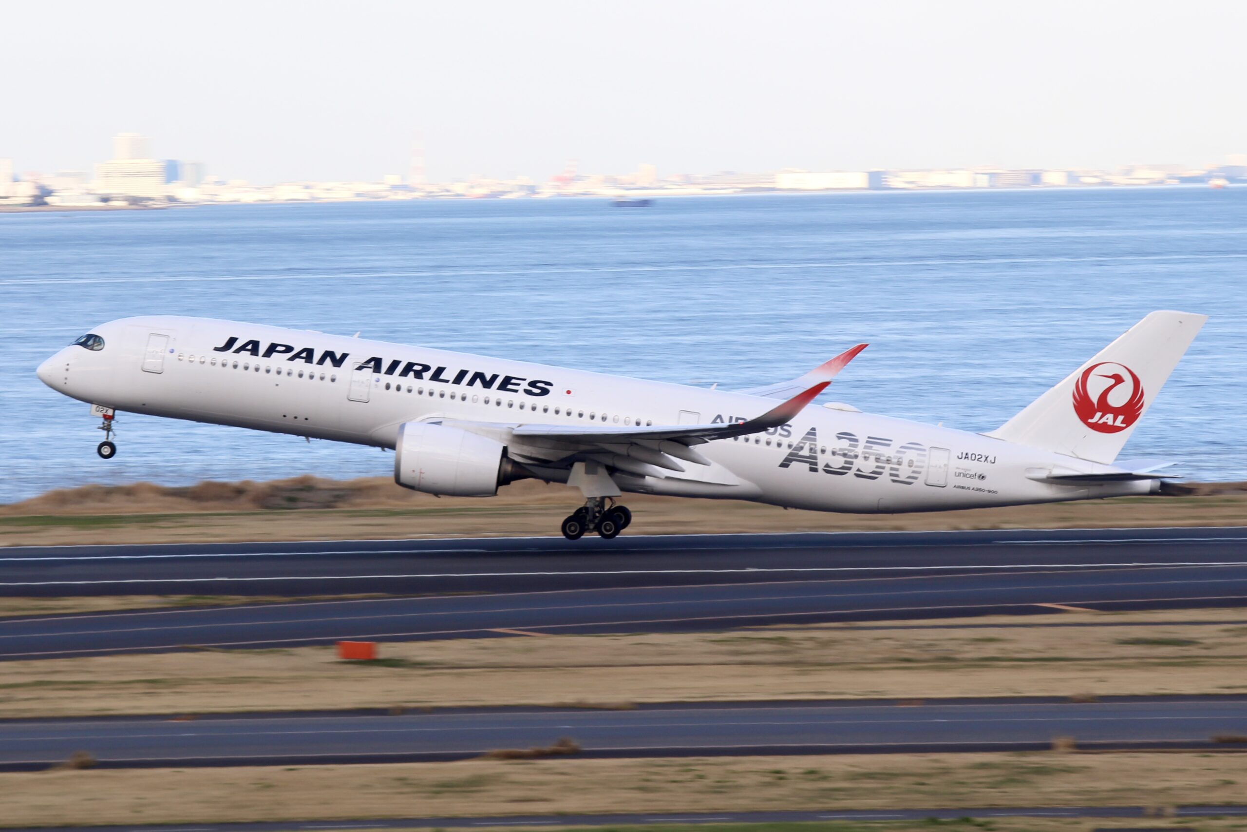 JA02XJ 革新のシルバー