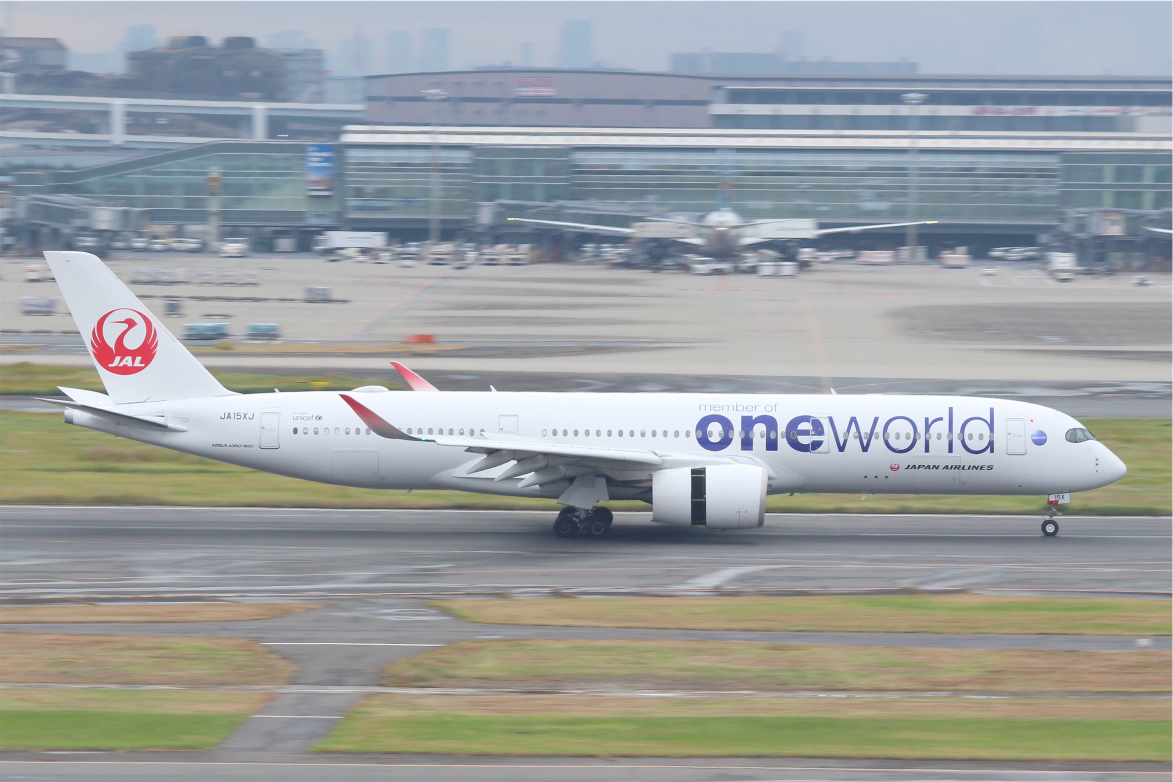 JALのエアバスA350-900 ワンワールド塗装 JA15XJ